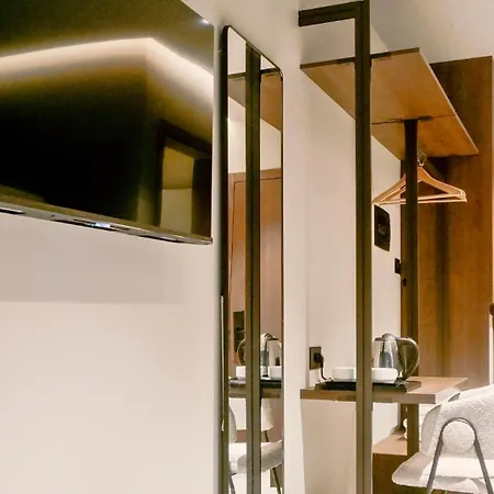 Eden Hotel Rrogozhine